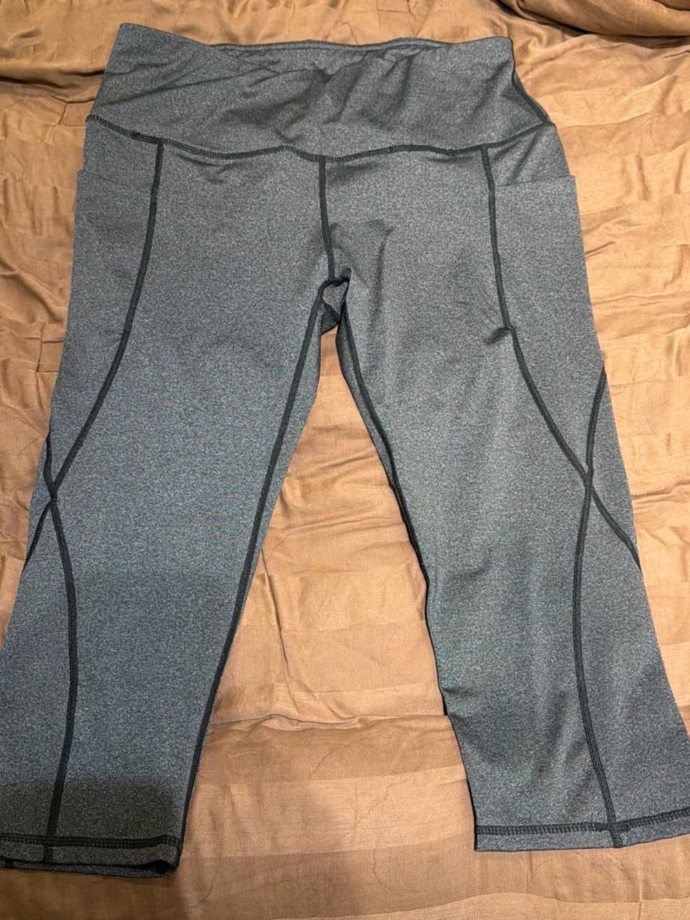 High-Rise Gray Capri Leggings with Contour Seams